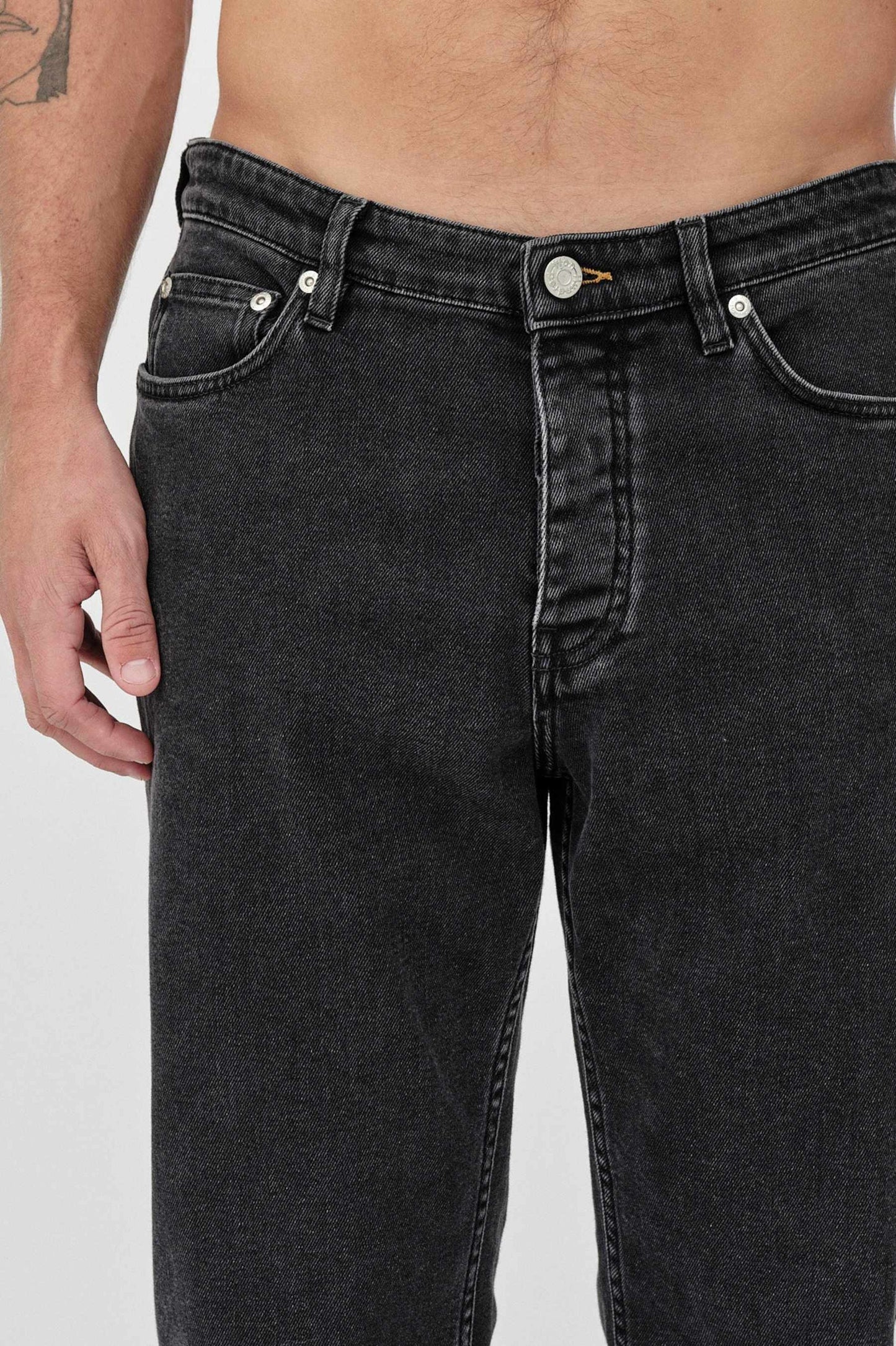 Won Hundred - Archer - Clean Dark Grey